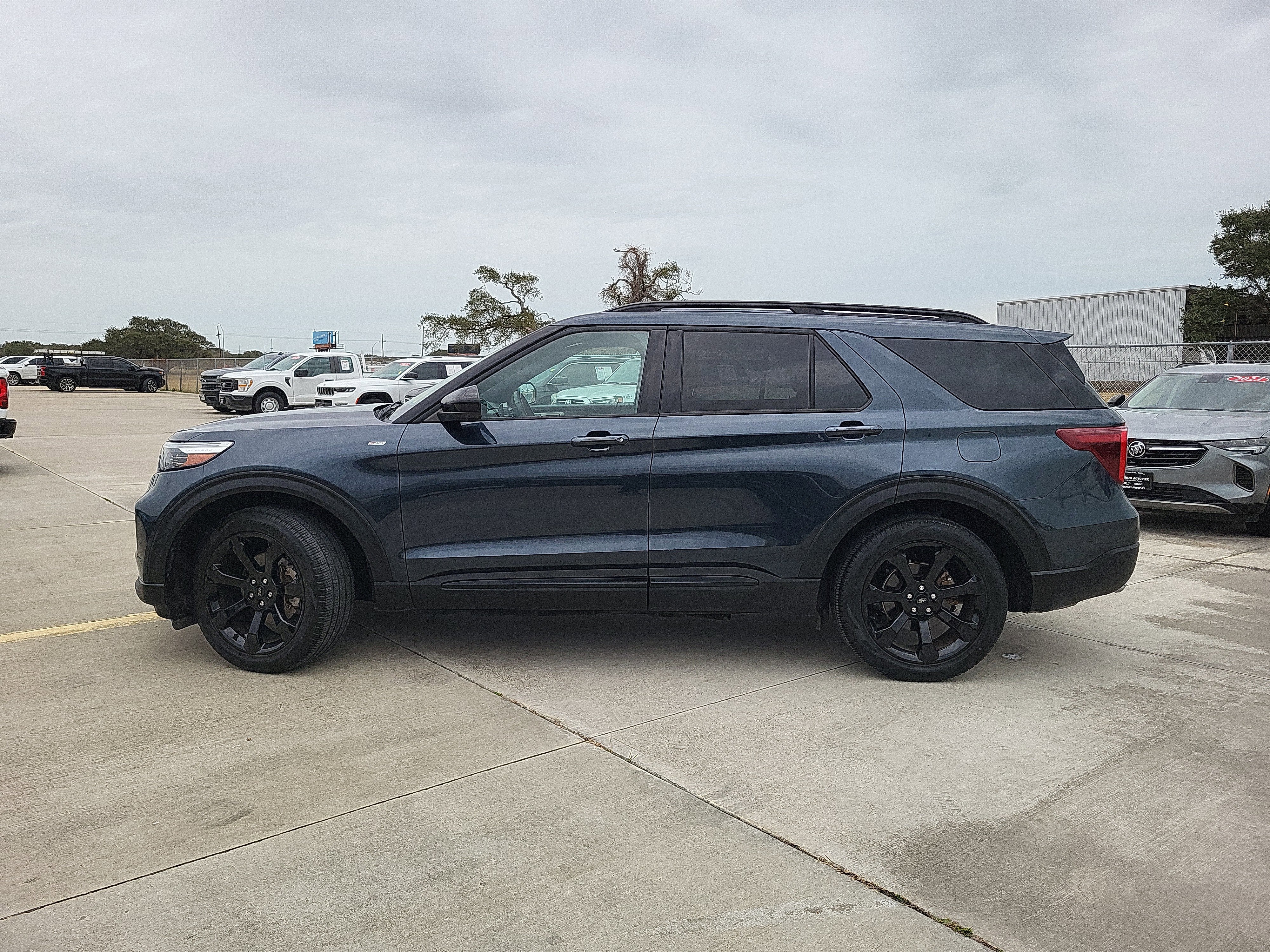 2023 Ford Explorer ST-Line