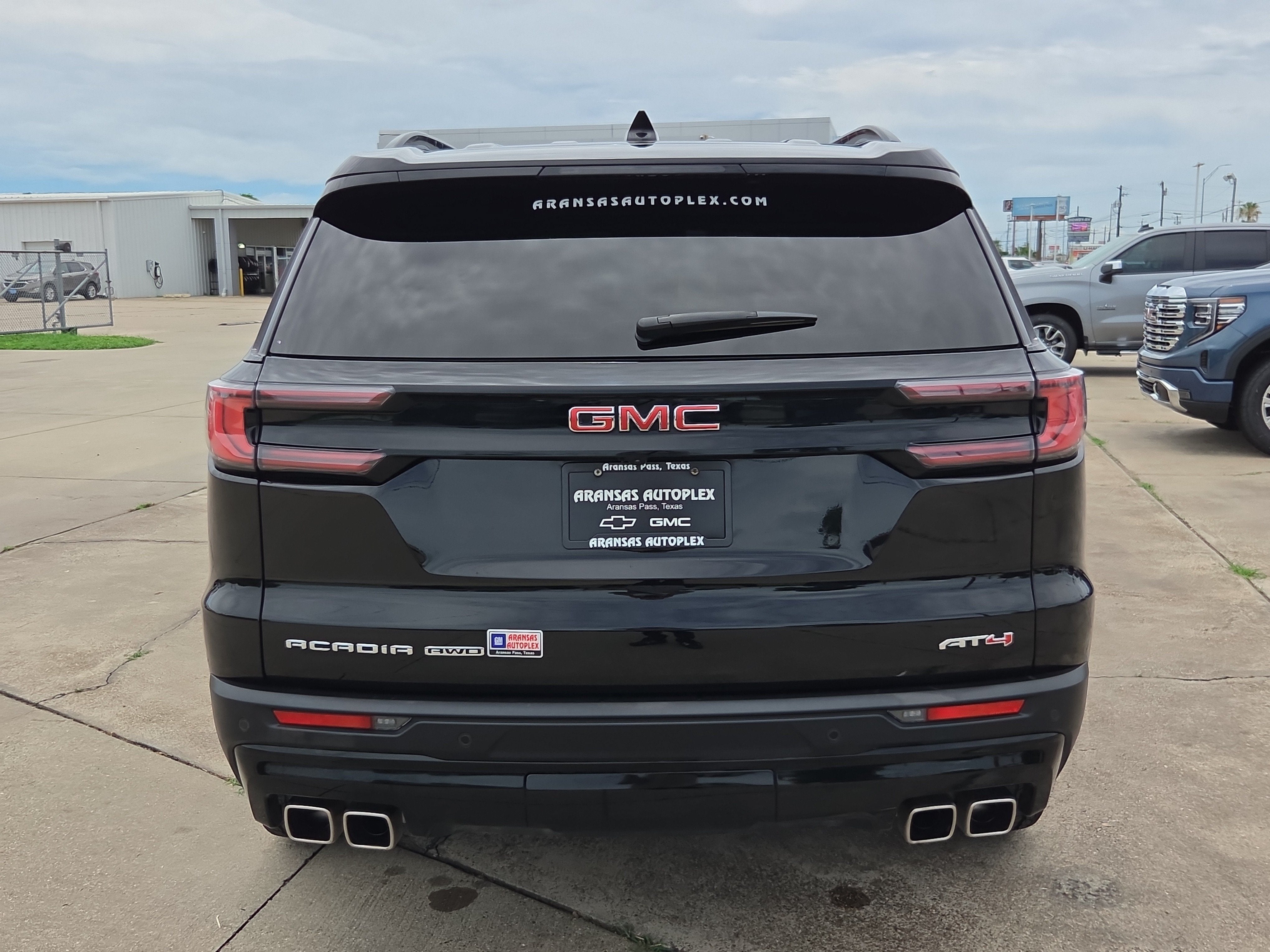 2024 GMC Acadia AT4