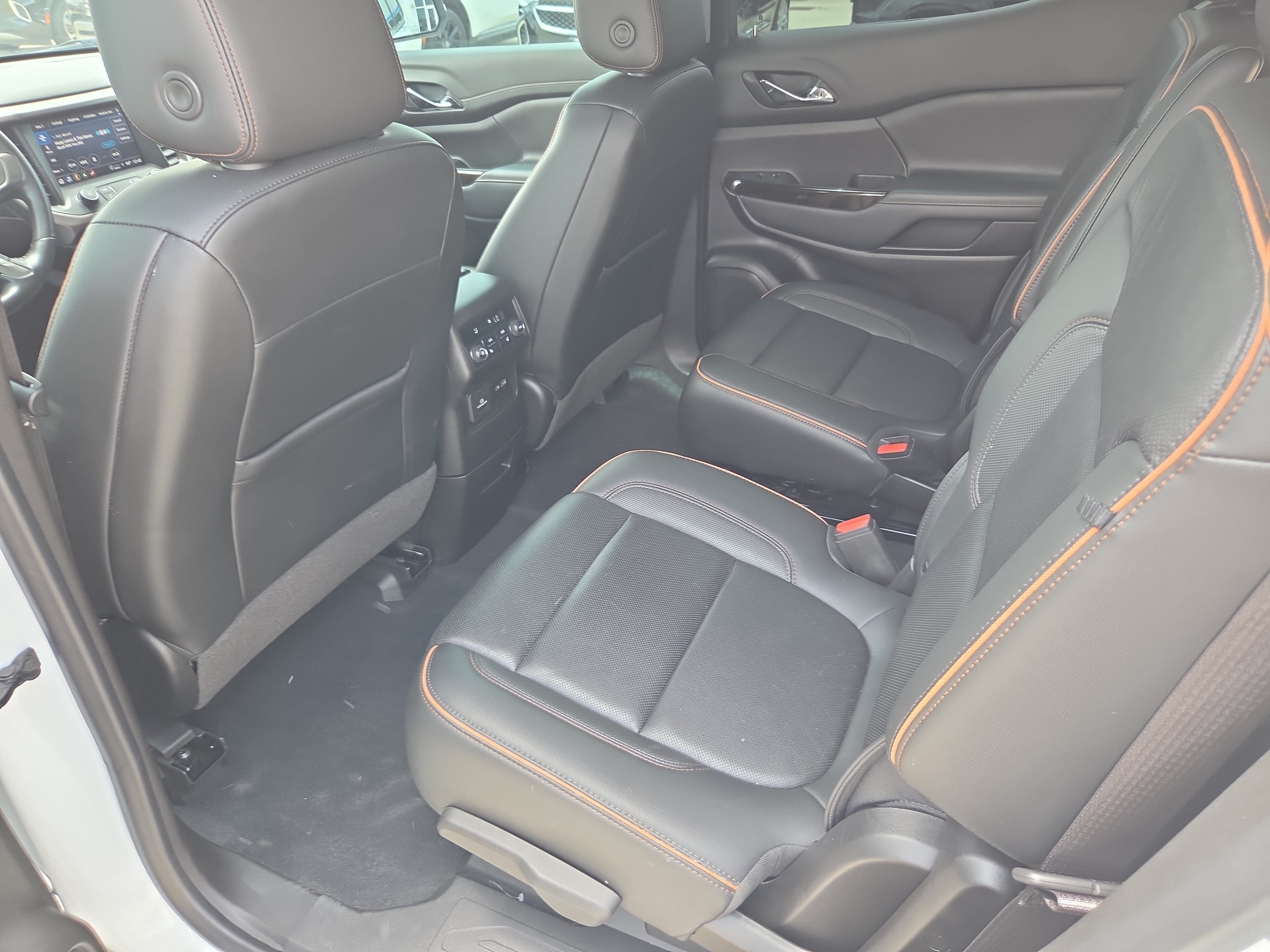 2022 GMC Acadia AT4