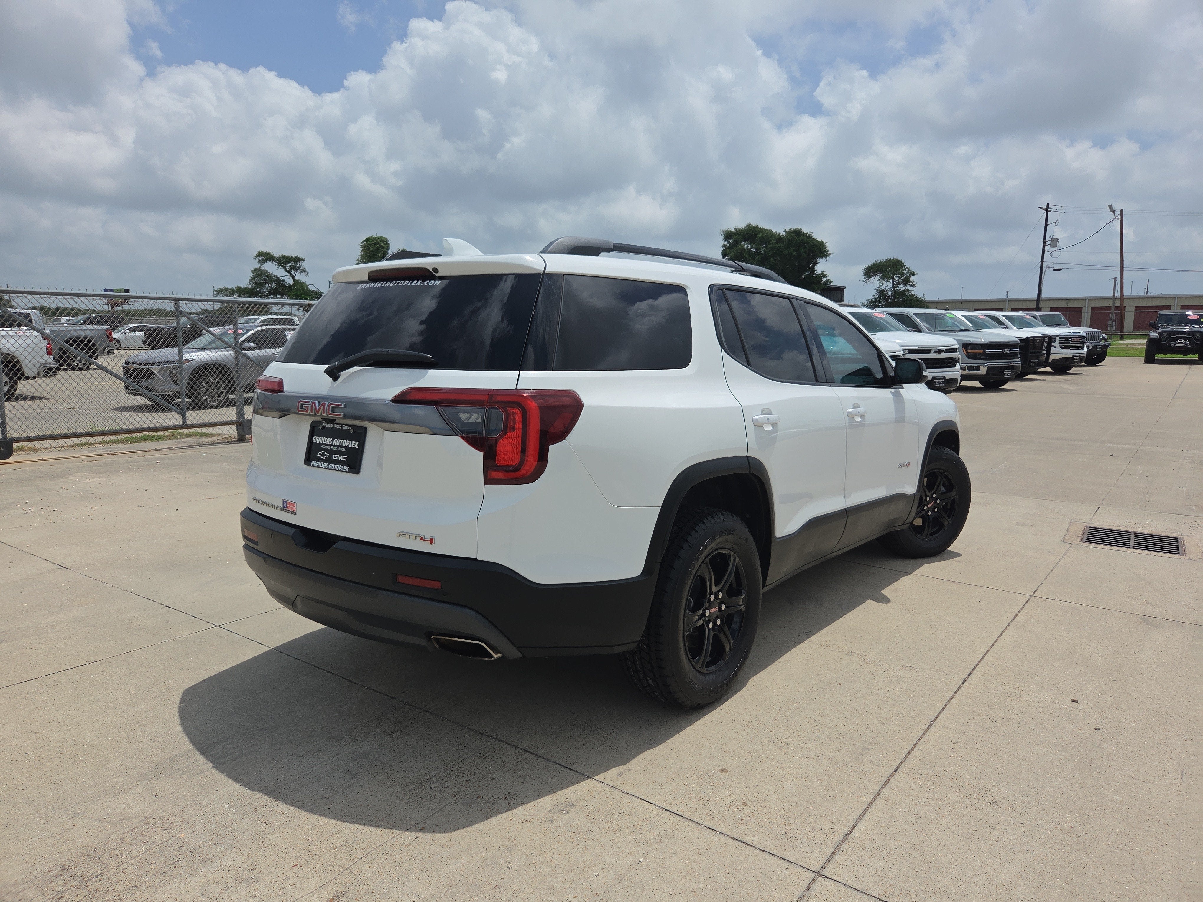 2022 GMC Acadia AT4