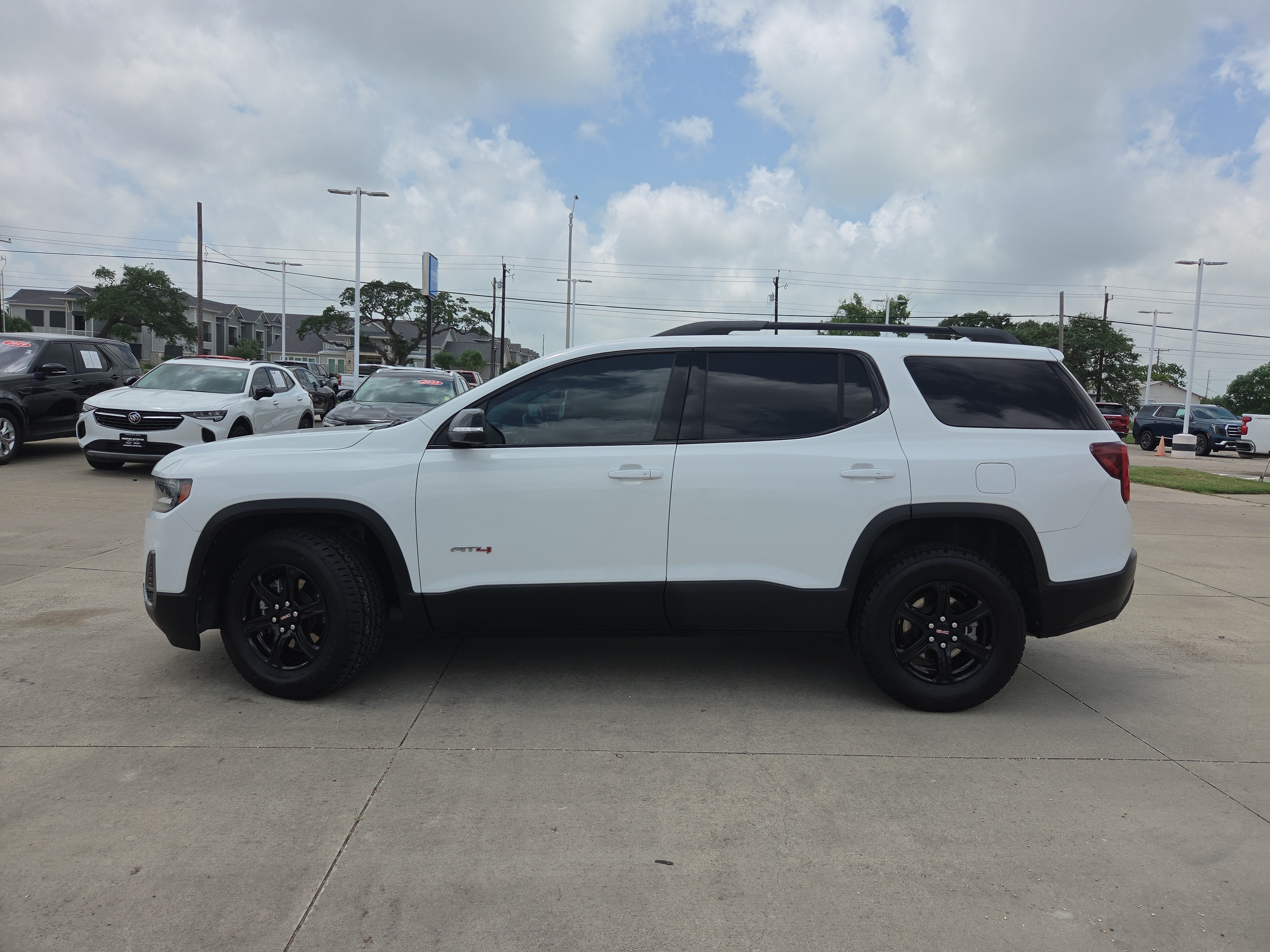 2022 GMC Acadia AT4