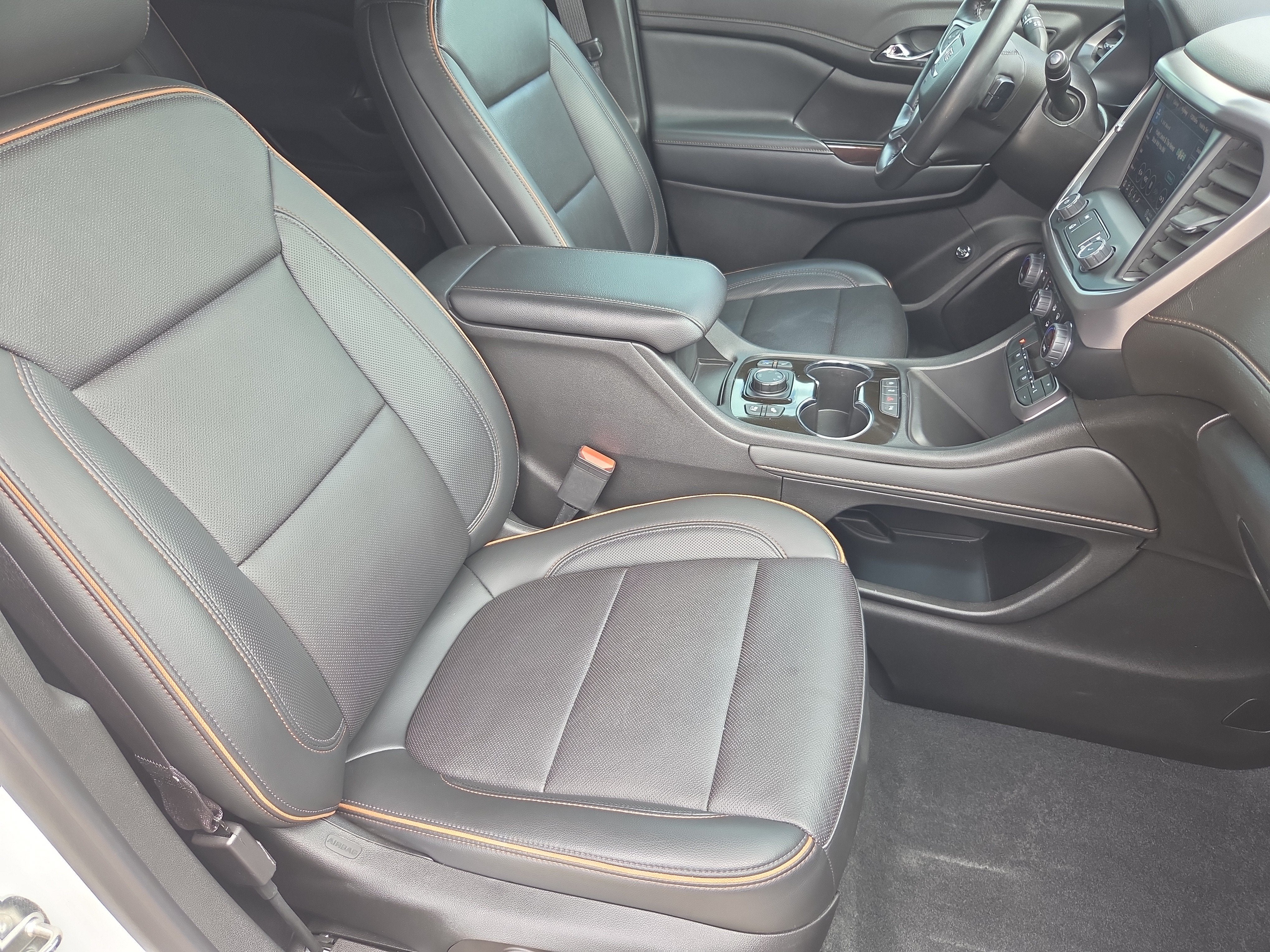 2022 GMC Acadia AT4
