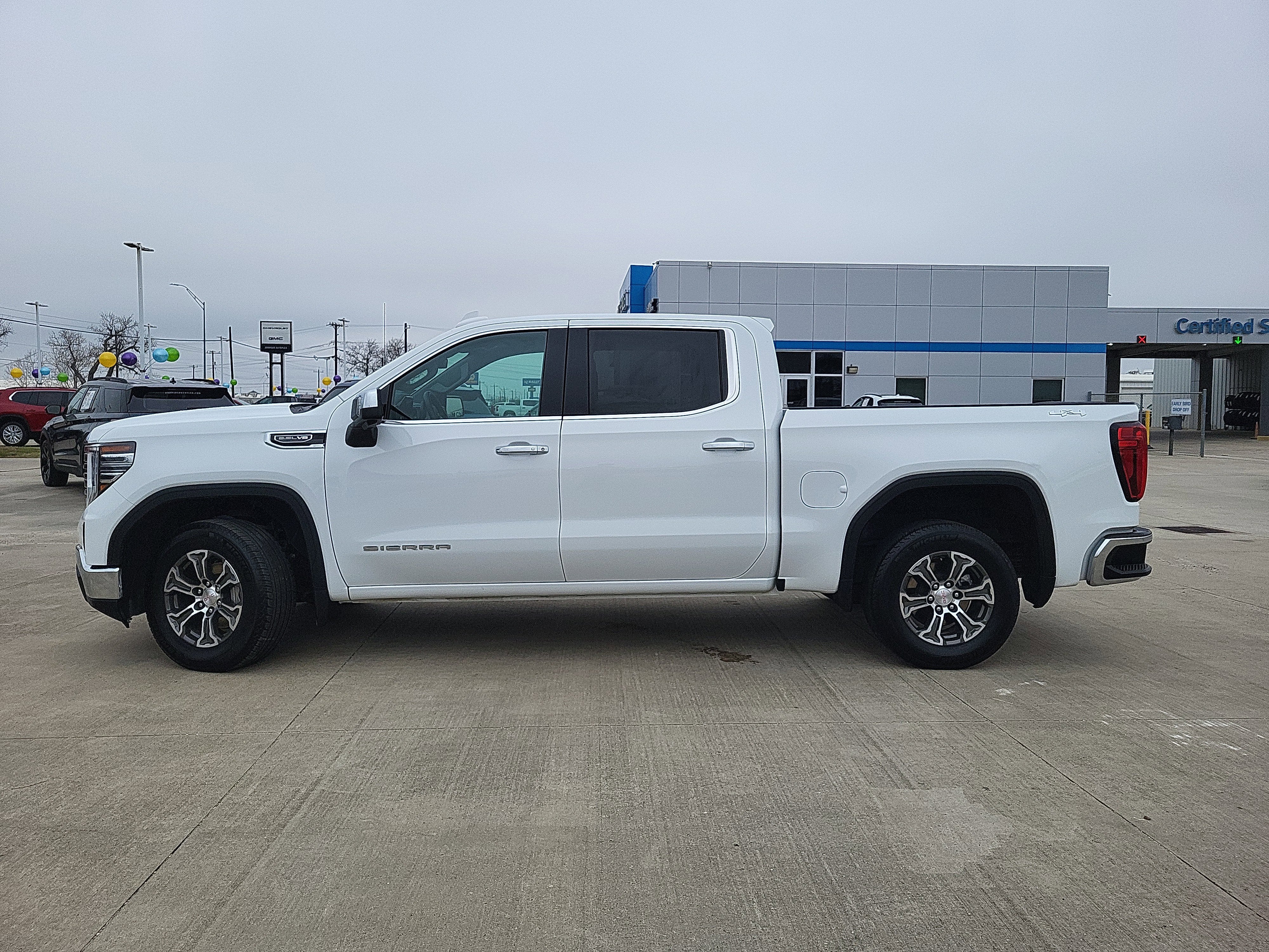 2025 GMC Sierra 1500 SLT
