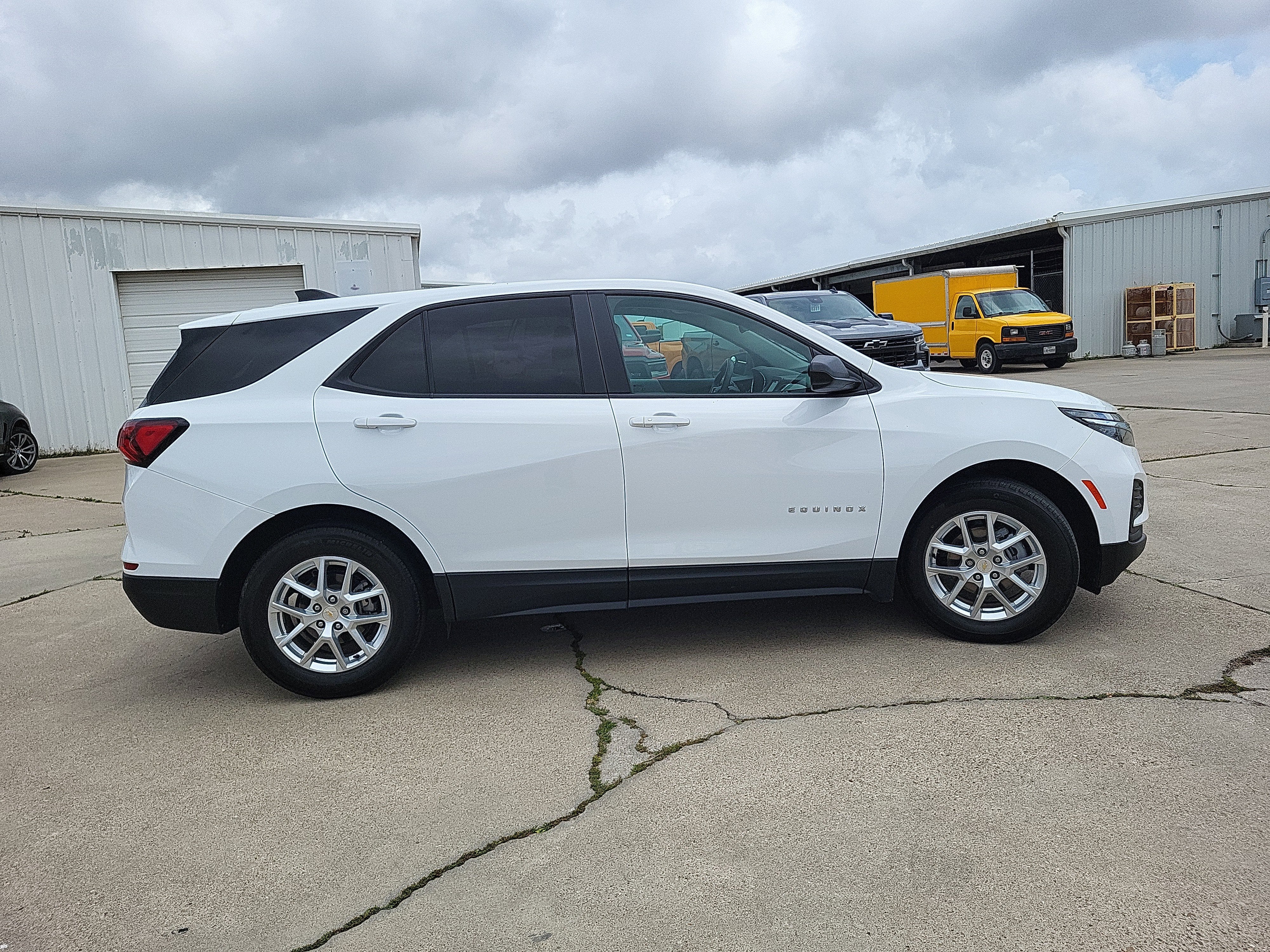 2022 Chevrolet Equinox LS