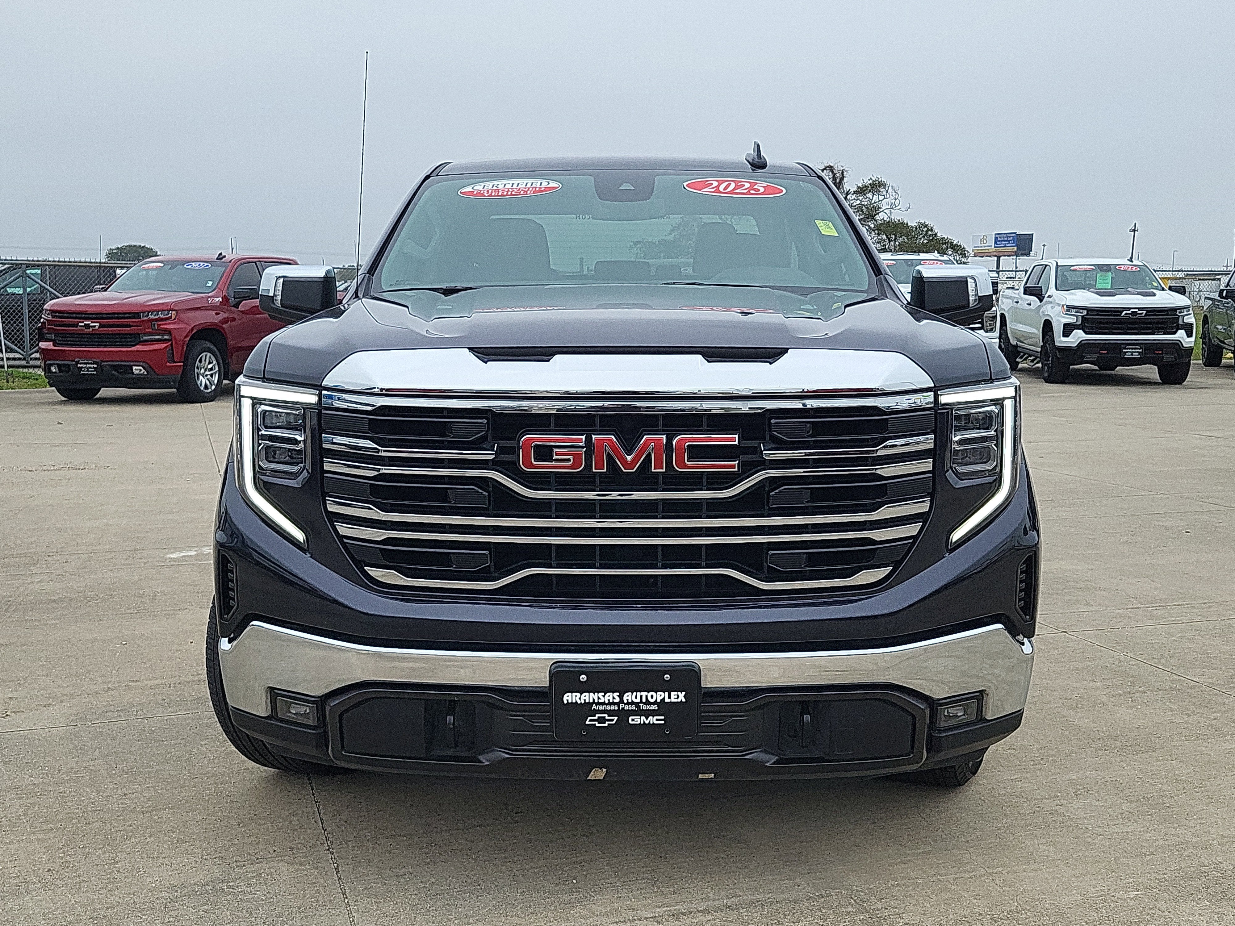 2025 GMC Sierra 1500 SLT