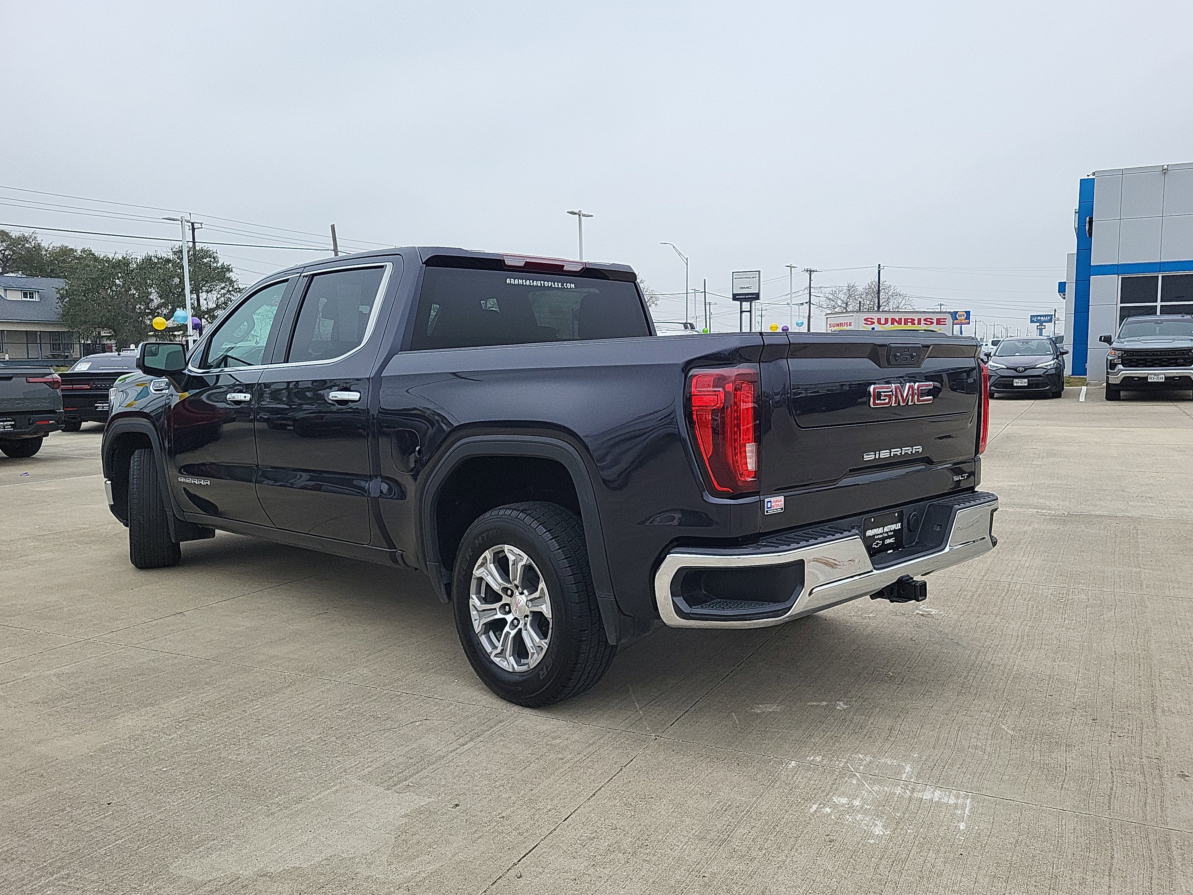 2025 GMC Sierra 1500 SLT