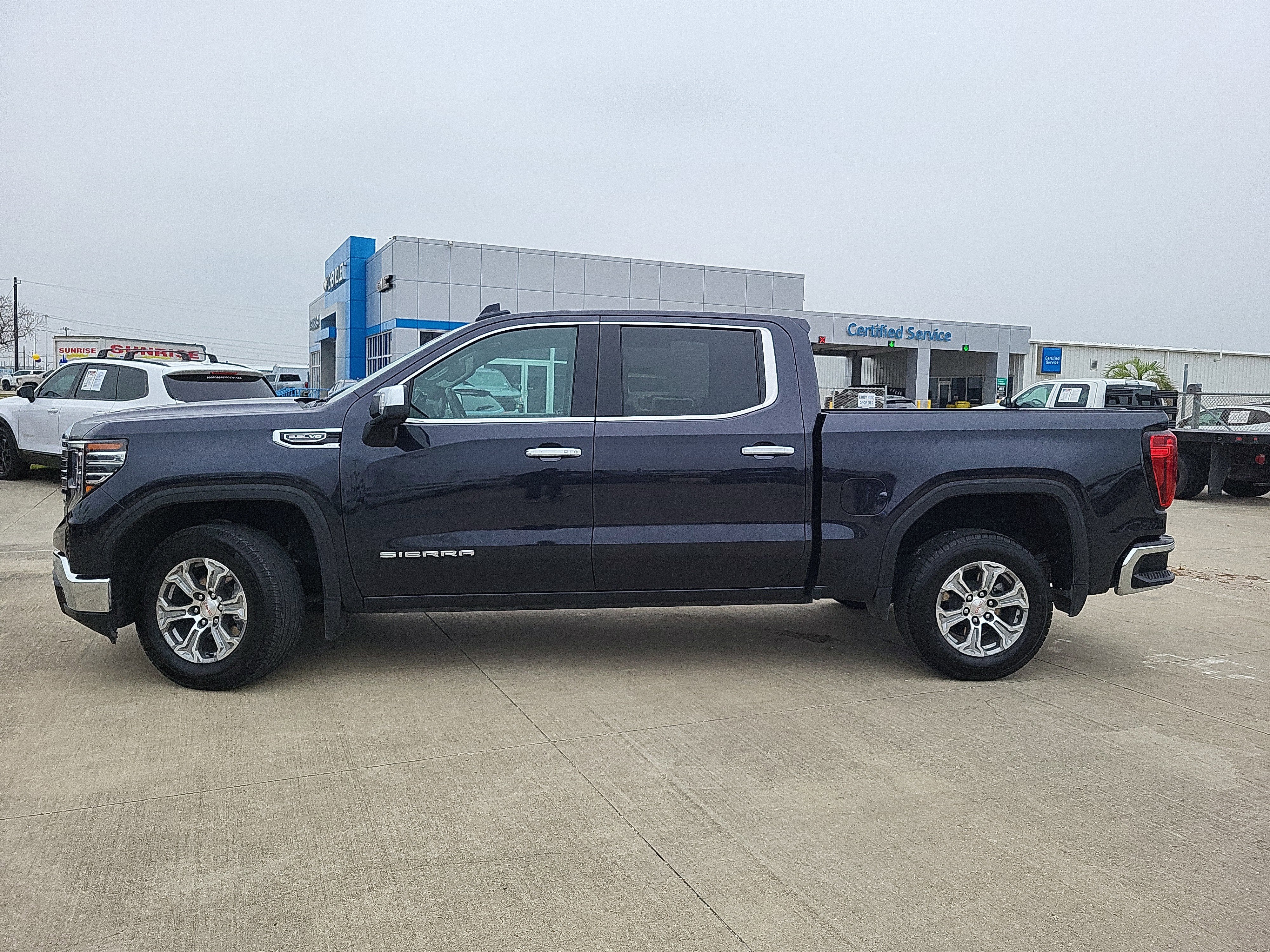 2025 GMC Sierra 1500 SLT