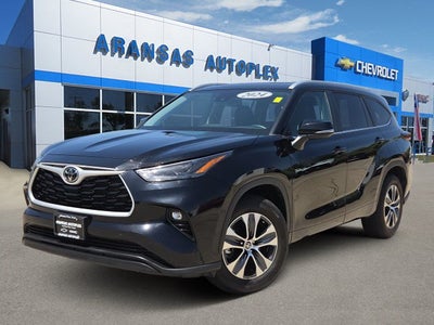 2024 Toyota Highlander LE