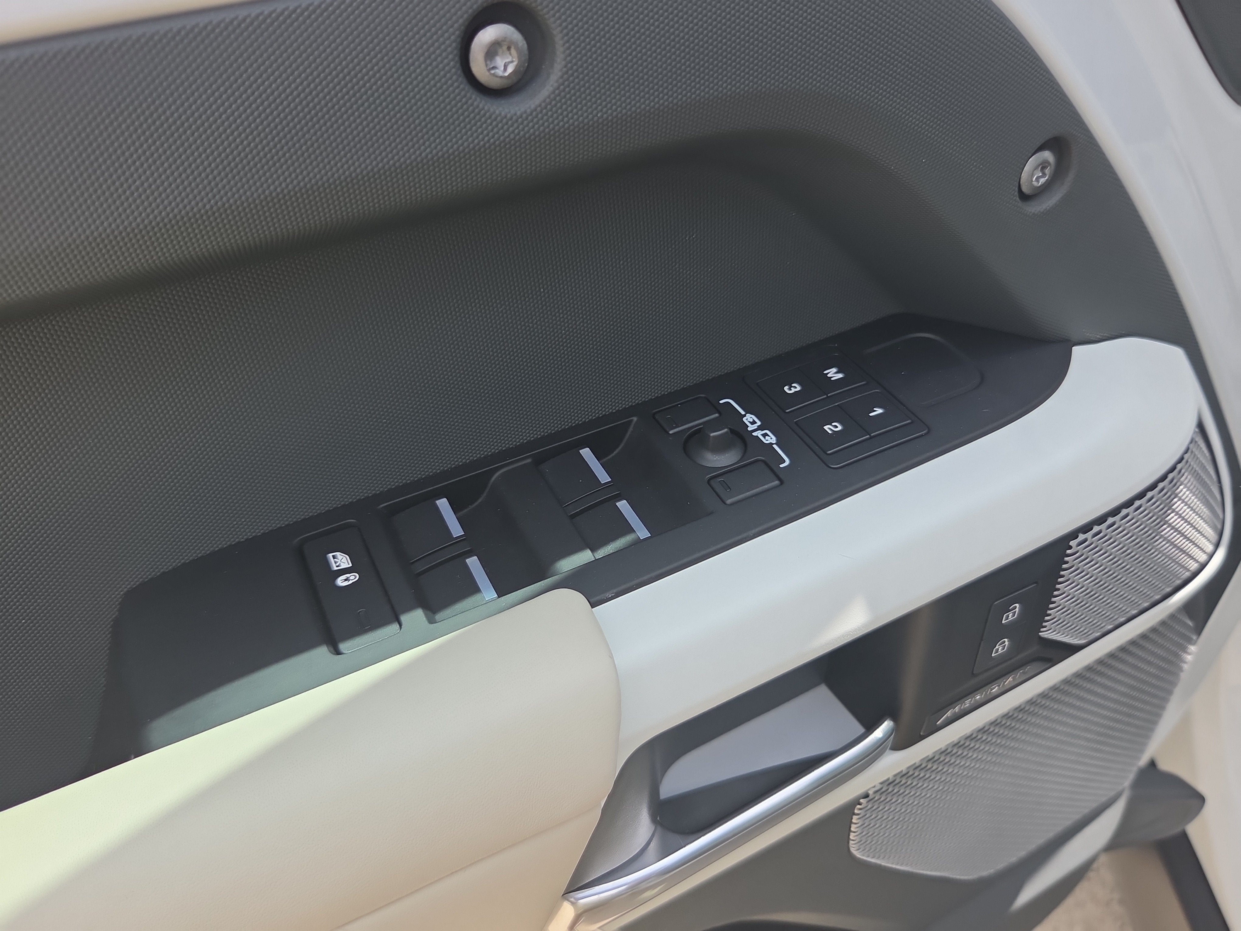 2023 Land Rover Defender First Edition